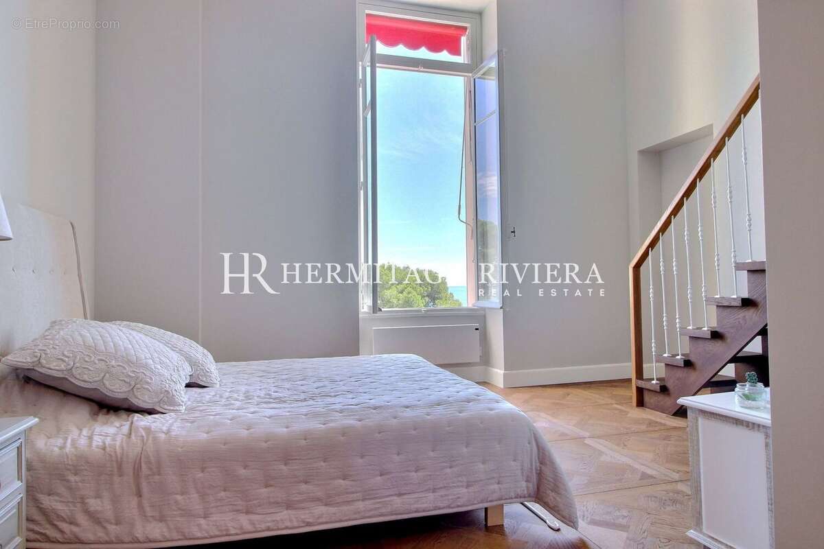 chambre 1 - Appartement à ROQUEBRUNE-CAP-MARTIN