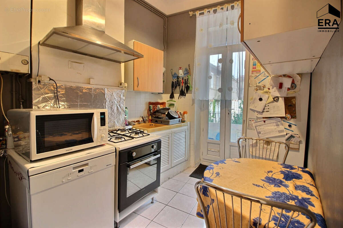 Appartement à MARSEILLE-6E