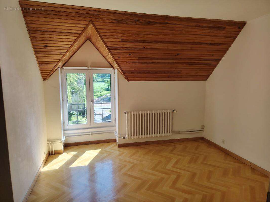 Maison à DANGE-SAINT-ROMAIN
