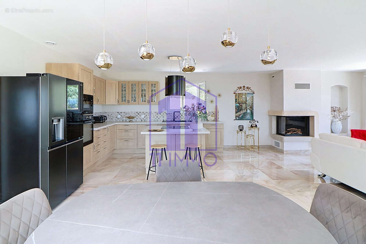 séjour + cuisine - Maison à CONILHAC-CORBIERES