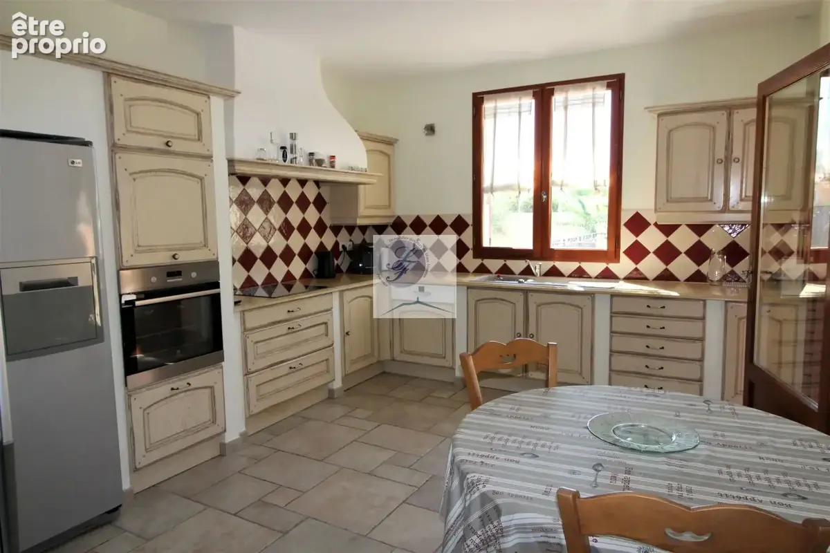A vendre à Blauvac, spacieuse villa  avec piscine et appartement indépendant - Secteur Bedoin, Mont Ventoux. - photo 7