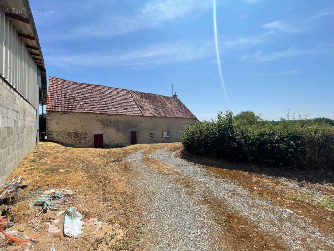 Ancienne ferme lourdoueix saint pierre (23) - photo 12