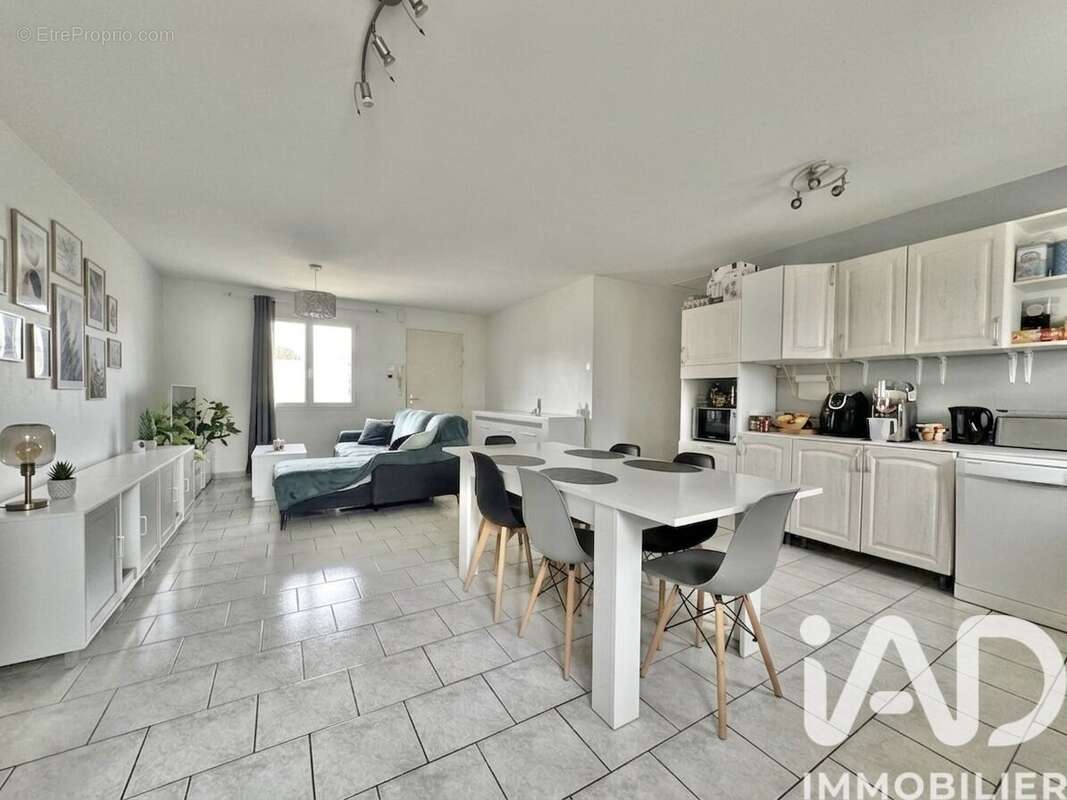 Photo 1 - Maison à MONTANS