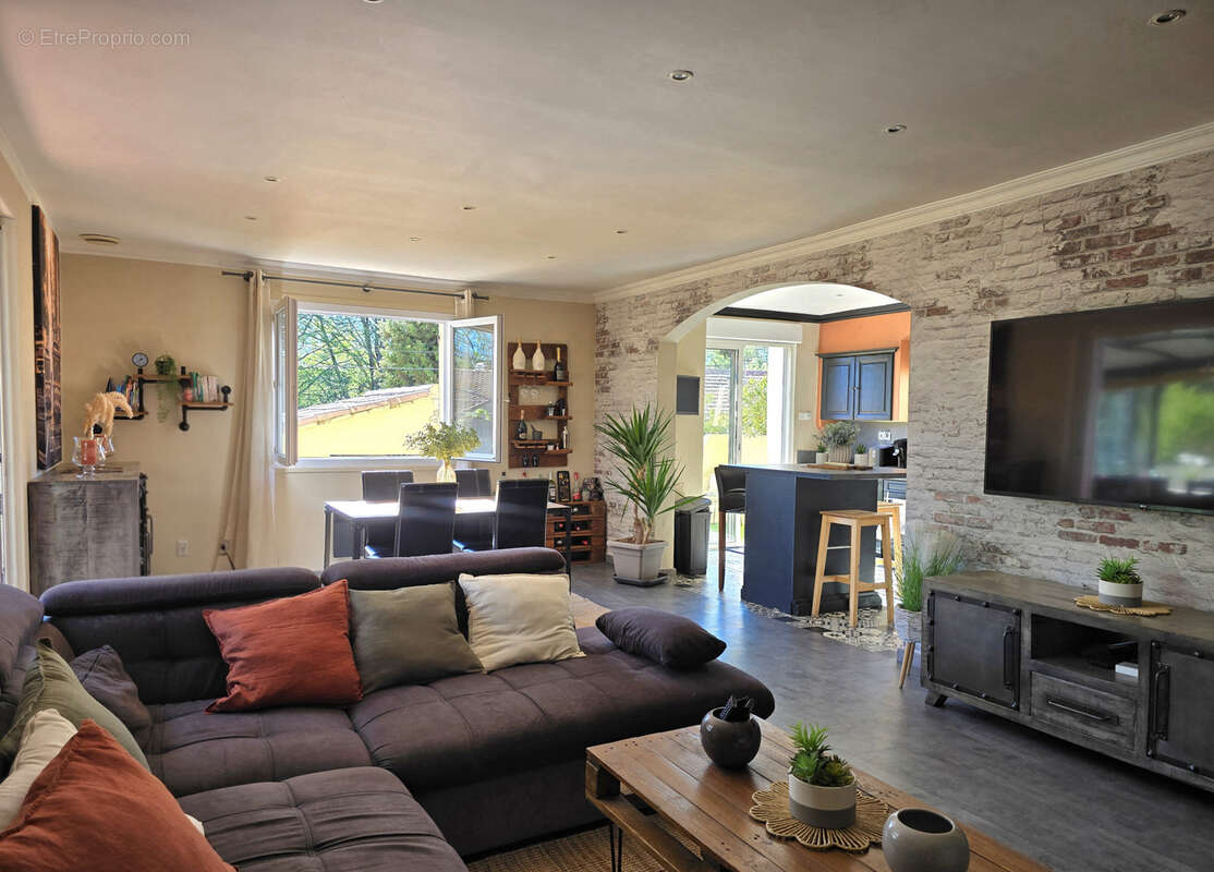 Maison à L'ISLE-SUR-LA-SORGUE