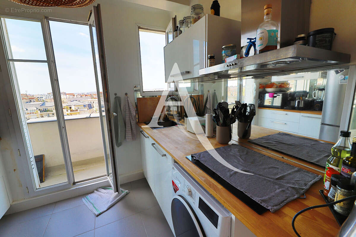 Appartement à COURBEVOIE