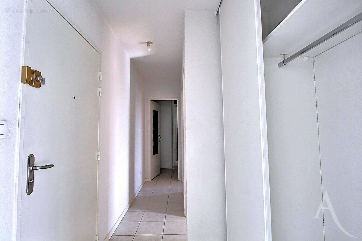 Appartement  3 pièce(s) Balcon  et parking - photo 4