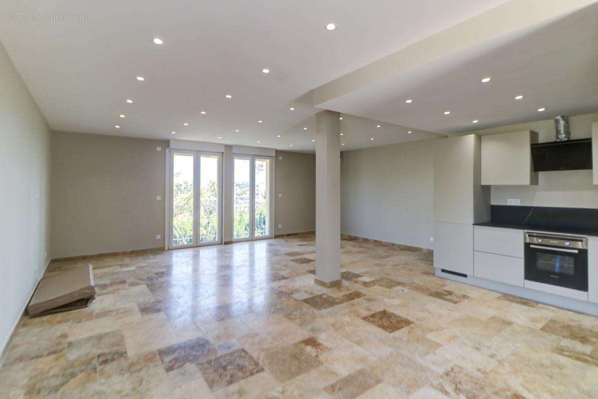Maison 4 pièces avec piscine - MOUGINS - photo 8