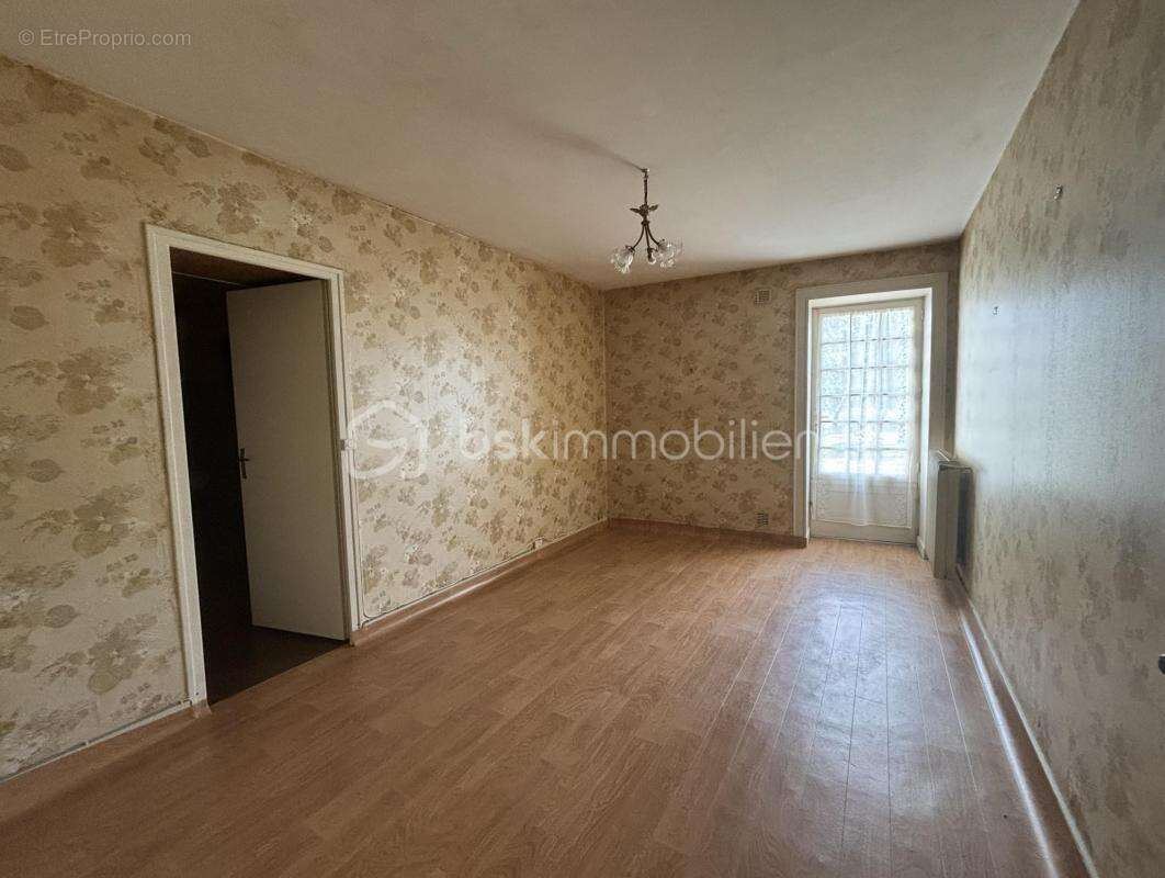 Maison à MAUZE-SUR-LE-MIGNON