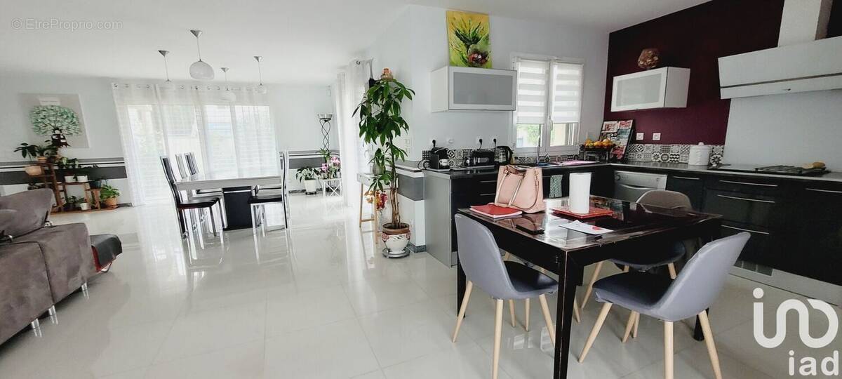 Photo 1 - Maison à LE PLESSIS-TREVISE