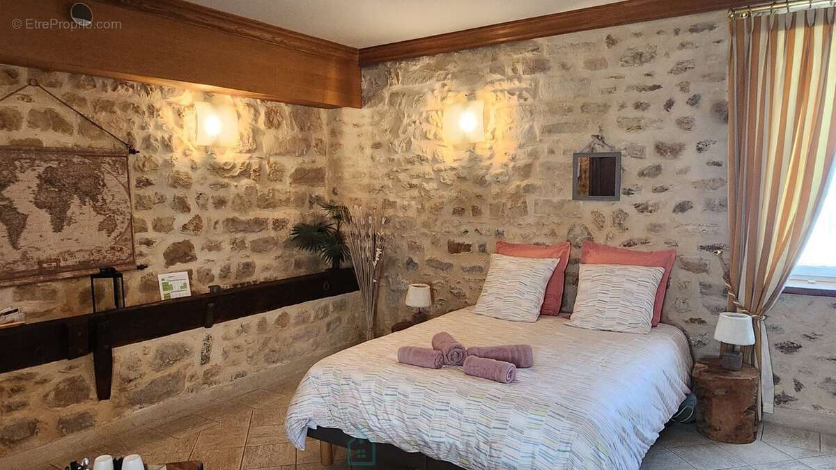 Maison à MOIGNY-SUR-ECOLE