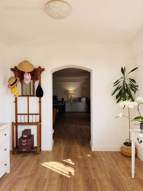 Appartement à EZE