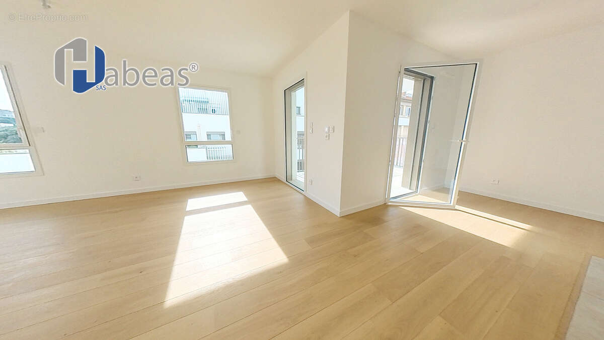 Duplex T3 d'Exception de 108 m² avec Rooftop et Patio ! - photo 7