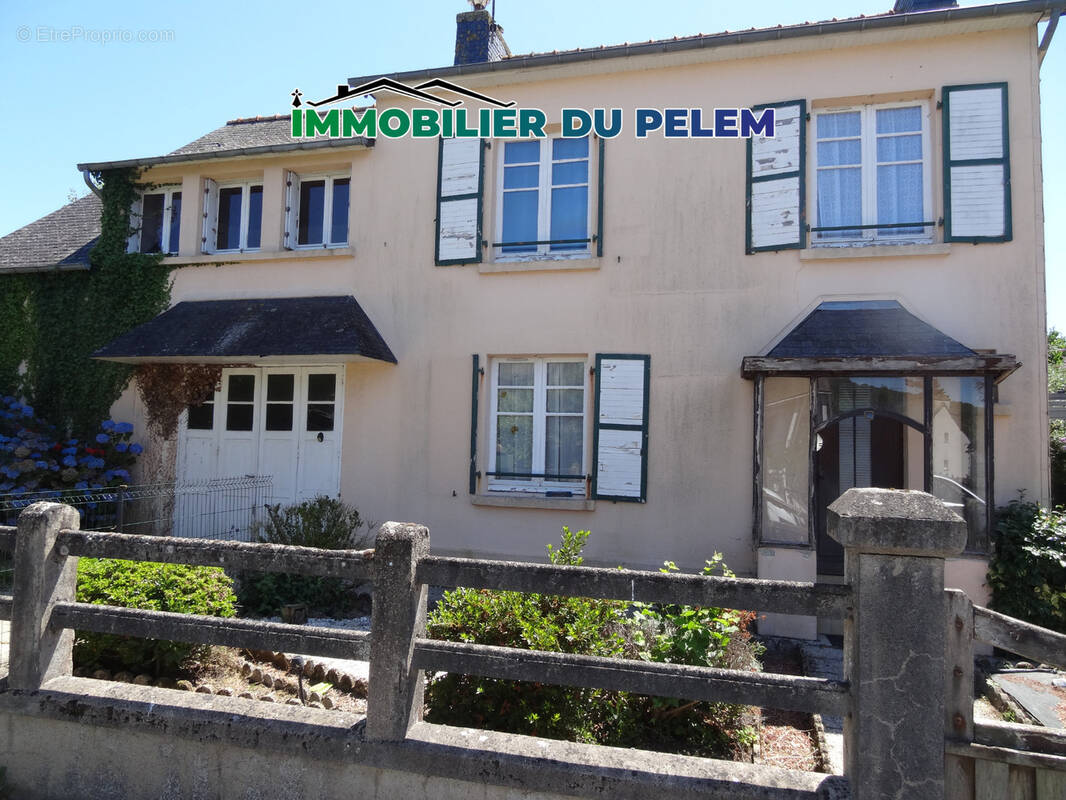 Maison à SAINT-NICOLAS-DU-PELEM