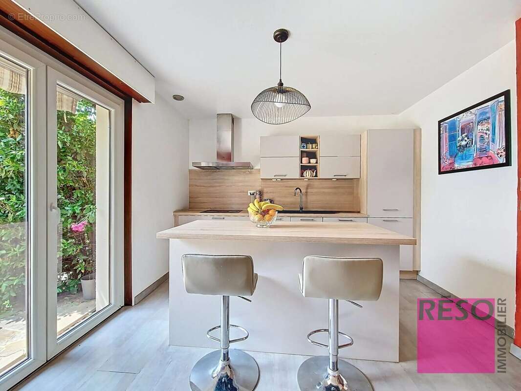 Maison à CRANVES-SALES