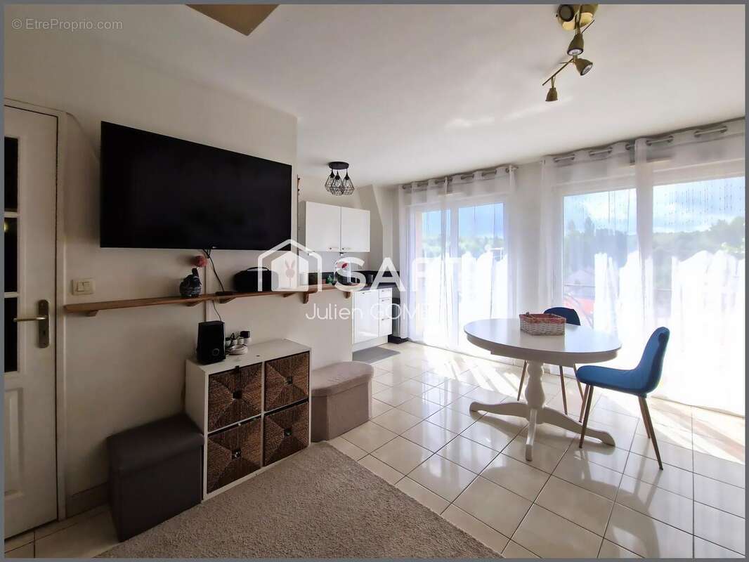 Photo 2 - Appartement à VAUJOURS