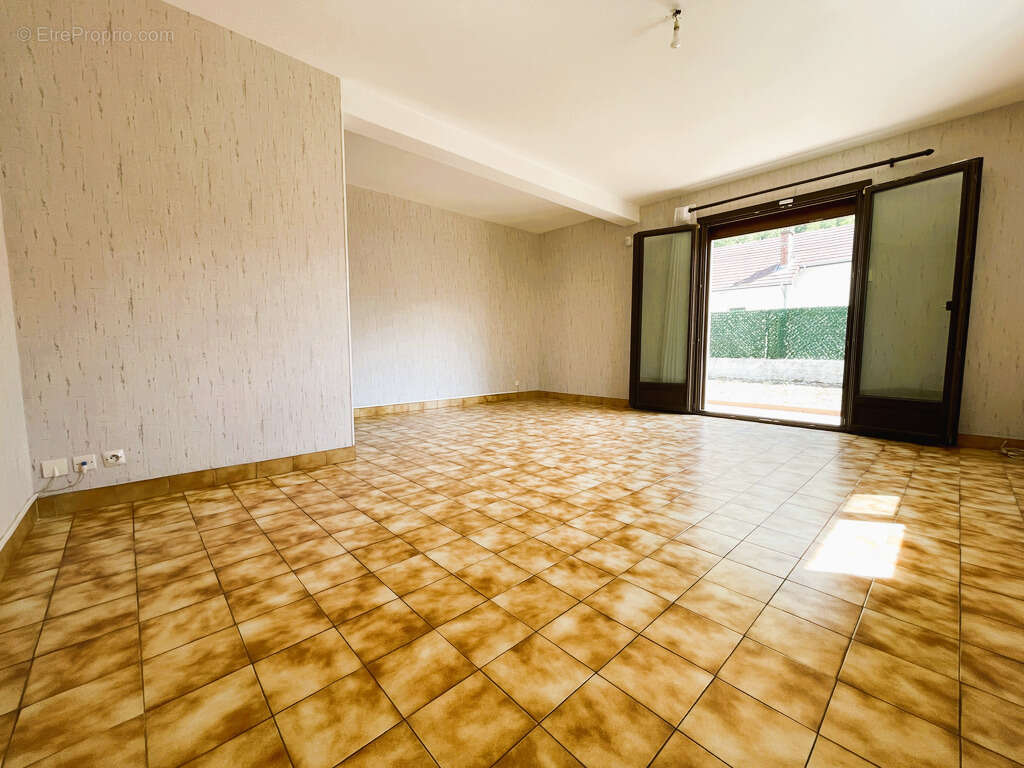 Maison individuelle et garage sur terrain clos - photo 5