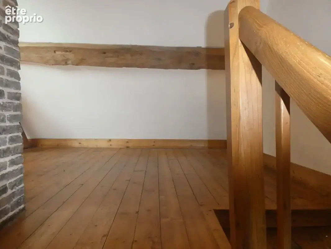 Maison Pont L Eveque, 2 chambres et grenier sur la totalité, travaux à prévoir. - photo 7