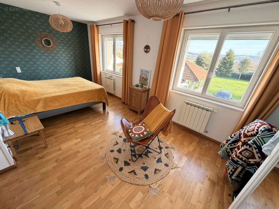 Maison à SAINT-PRIEST-BRAMEFANT