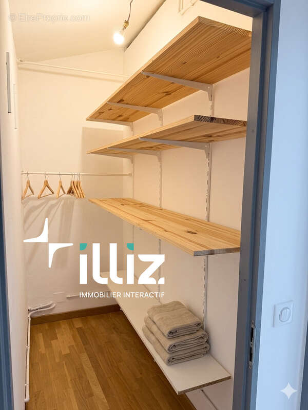 Appartement à COGOLIN