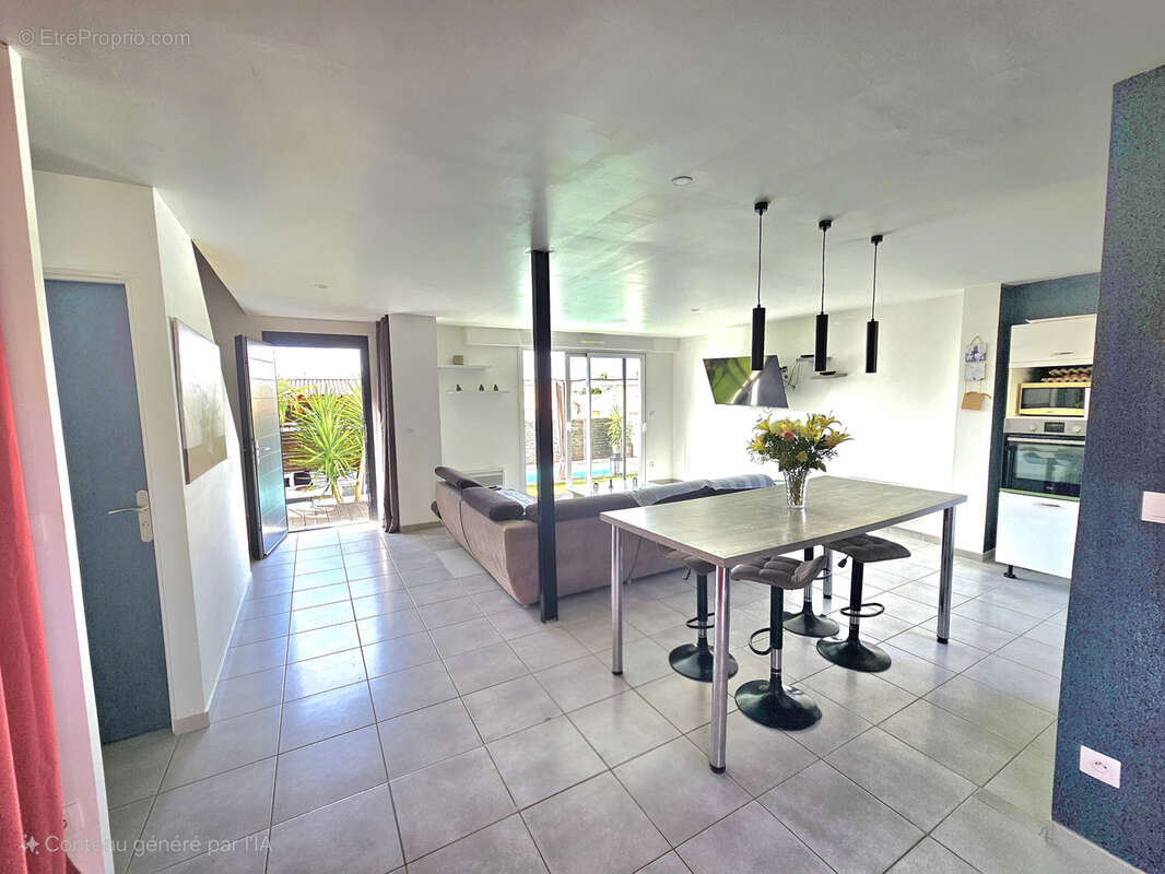 Maison à SAINT-THIBERY