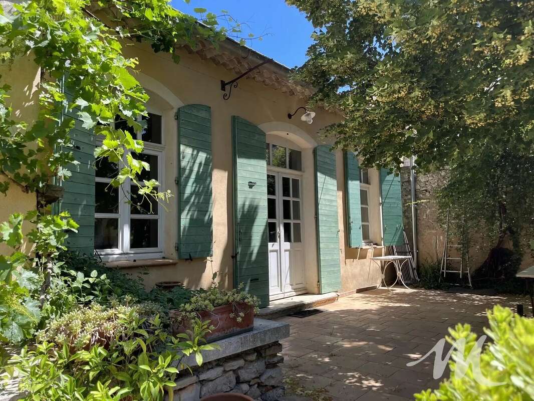 A VENDRE SAINT-MAXIMIN-LA-SAINTE-BAUME 83470 Maison de Maître avec jardin et piscine - photo 11