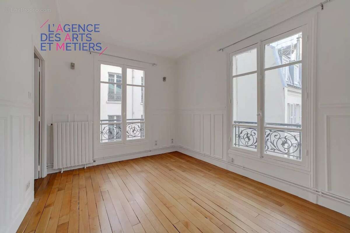 Appartement à PARIS-3E