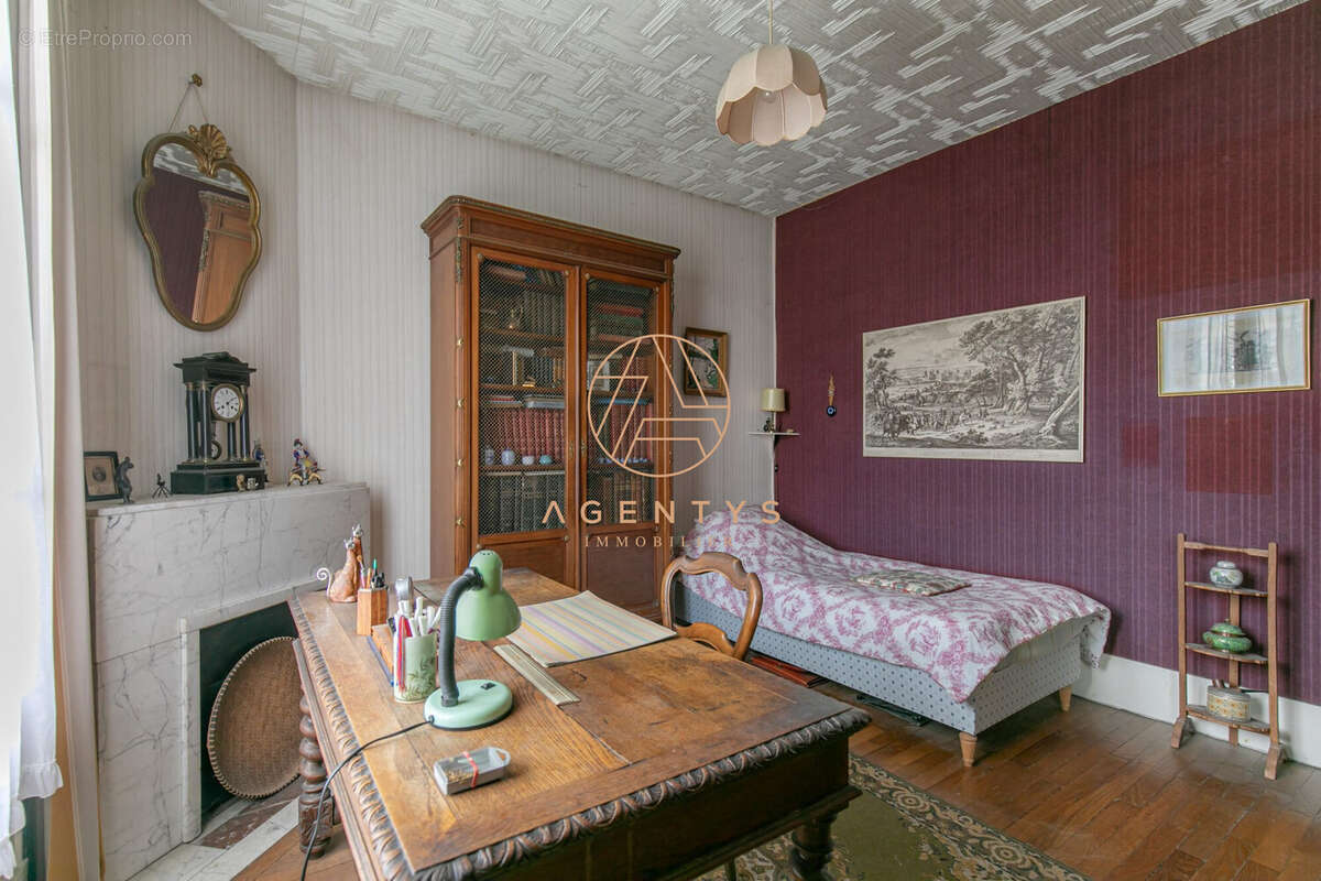 Maison à SAINT-MAUR-DES-FOSSES