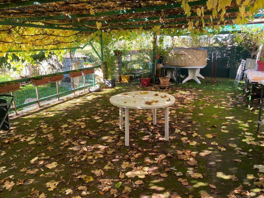 Maison à SAINT-JEAN-LE-CENTENIER