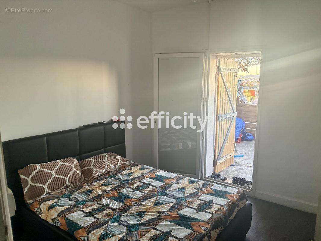 Appartement à MARSEILLE-15E