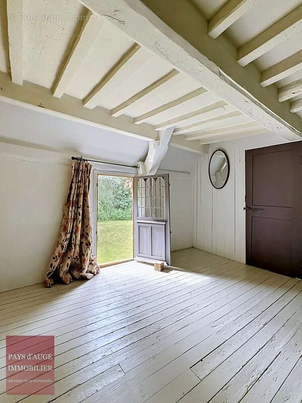 Maison à SAINT-PIERRE-SUR-DIVES