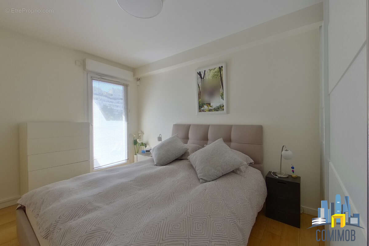 Appartement à COURBEVOIE