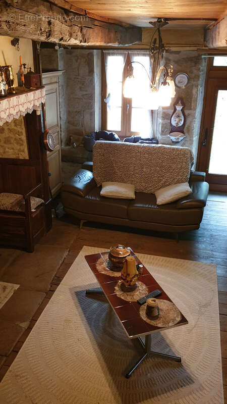 Maison à SAINT-MARTIN-LA-MEANNE