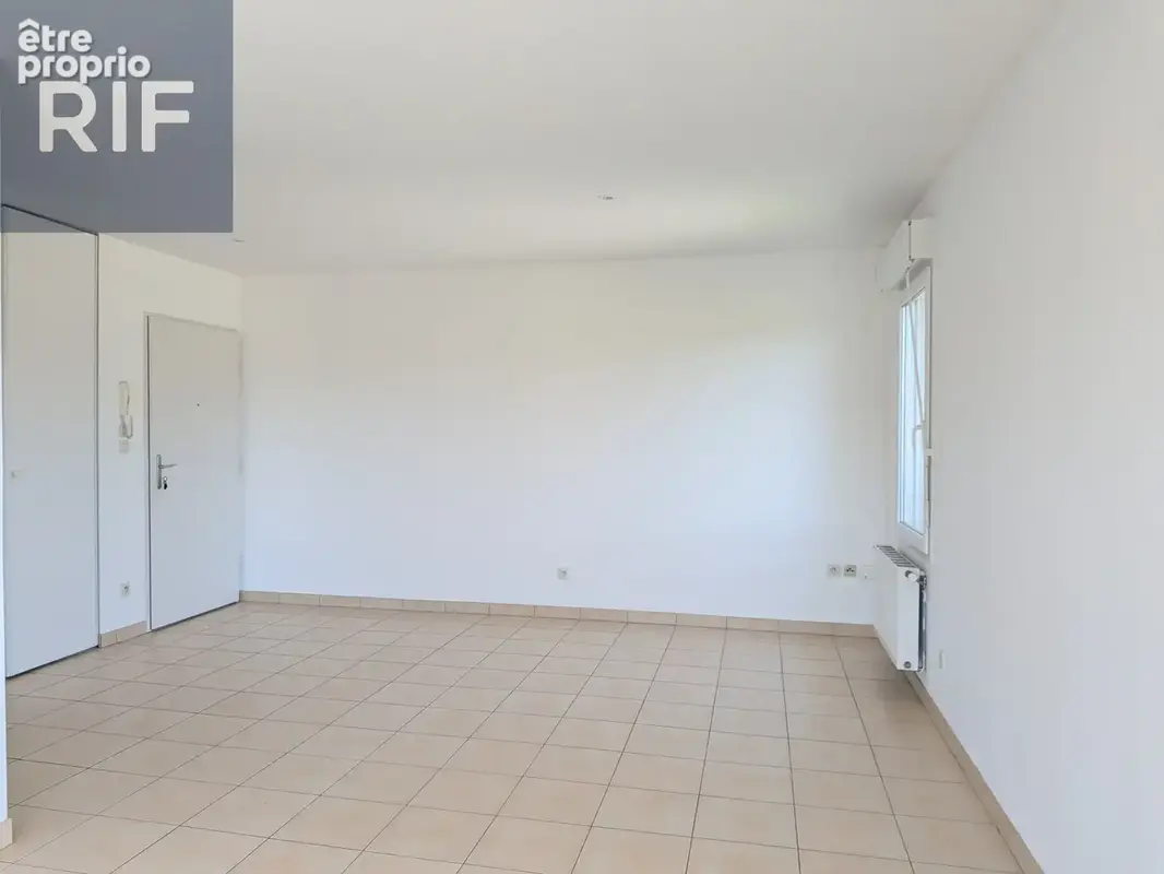 Charmant T2 lumineux en dernier étage avec garage et parking - photo 2