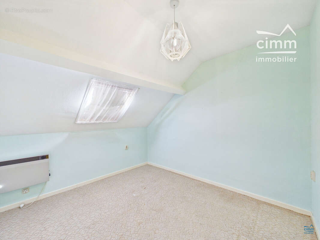 Maison 124 m² à Longue-Jumelles  - photo 7