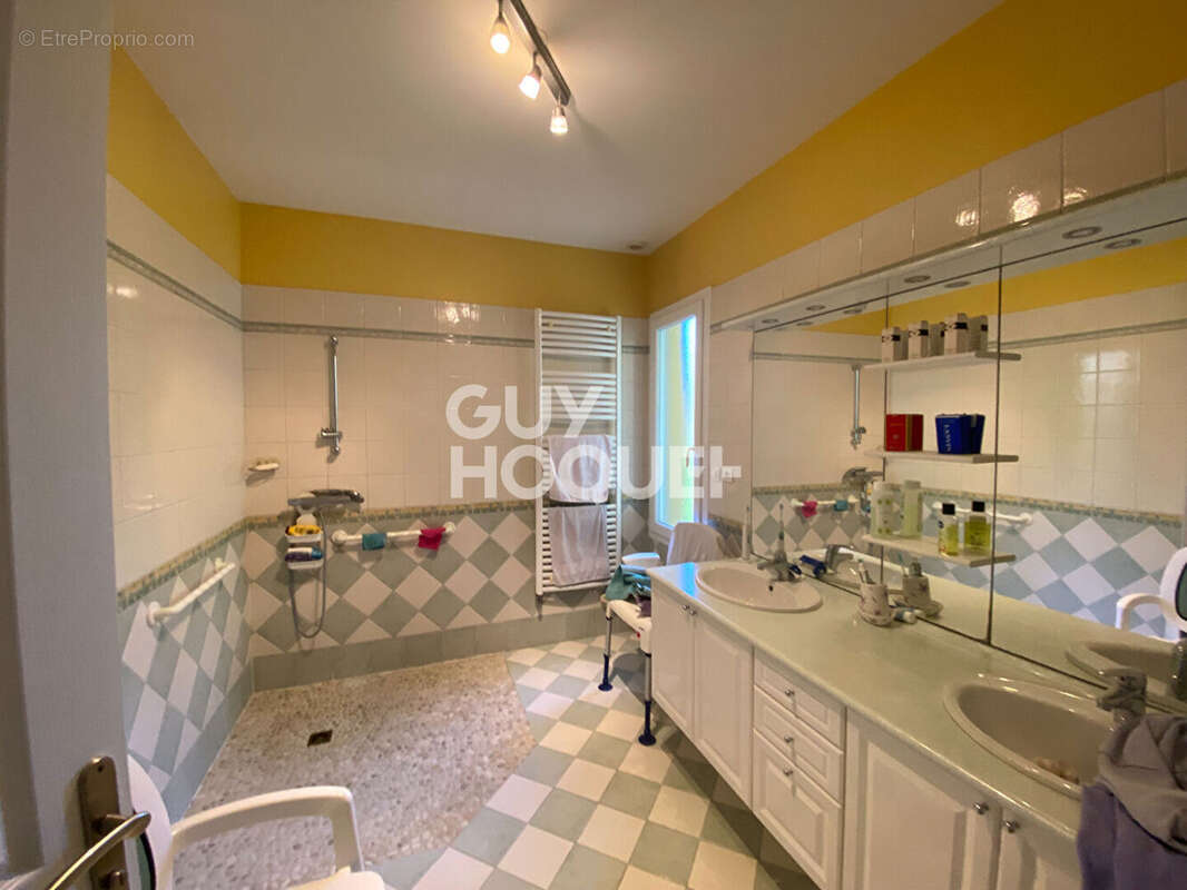 Maison à LES BILLAUX