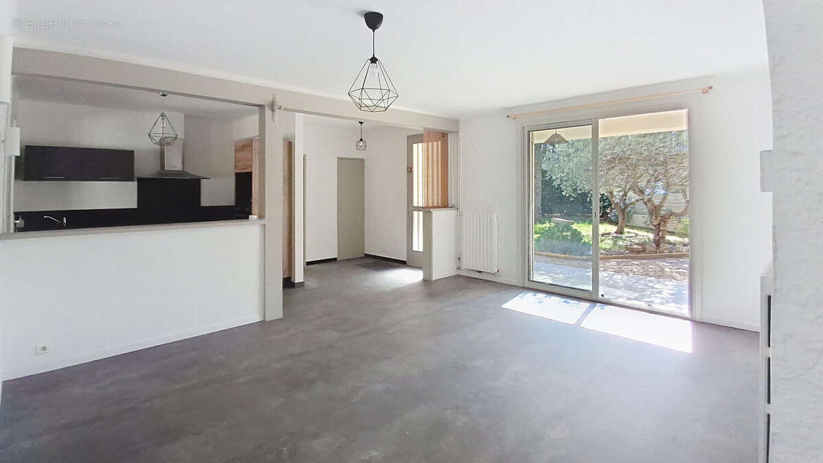 Maison à VILLENEUVE-LES-AVIGNON