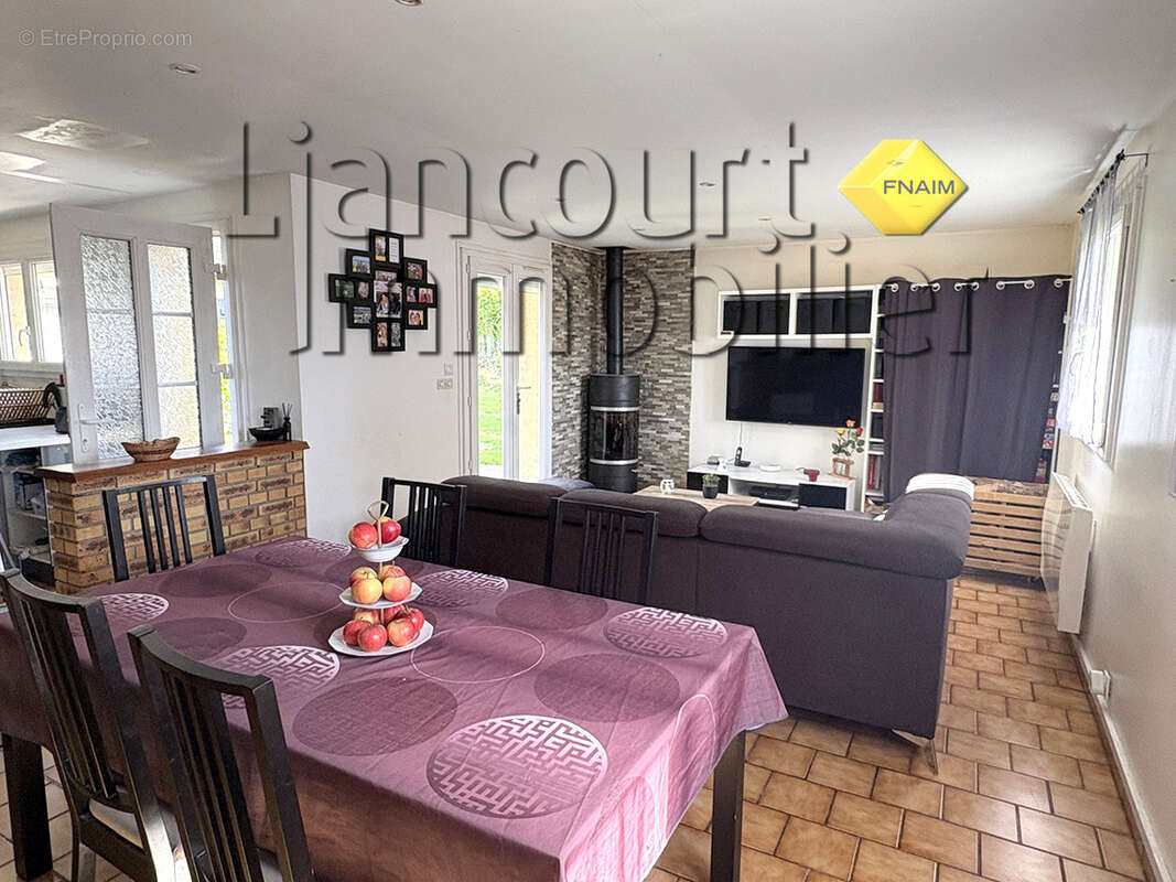 Maison à SAINT-JUST-EN-CHAUSSEE