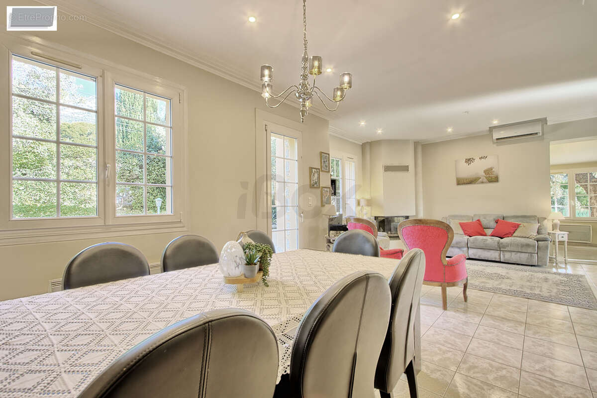 Maison à LA VALETTE-DU-VAR