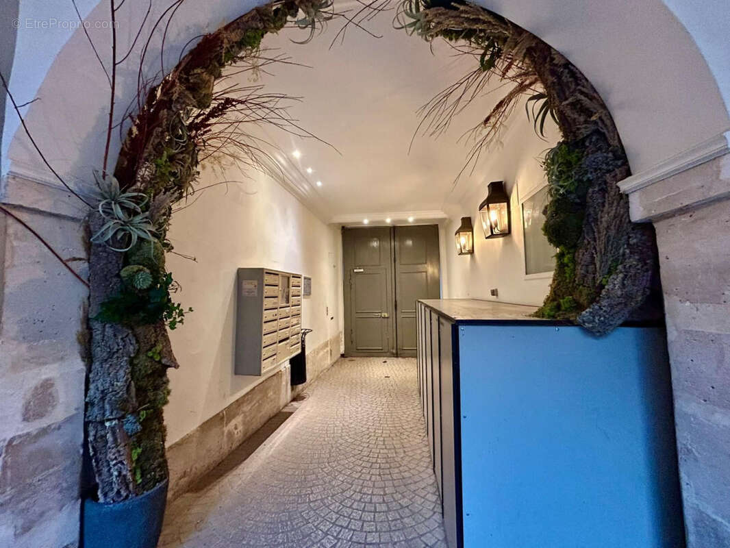 Appartement à PARIS-7E