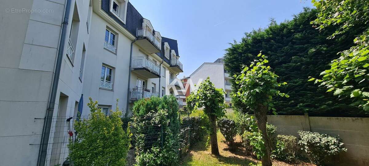 Appartement à COMBS-LA-VILLE