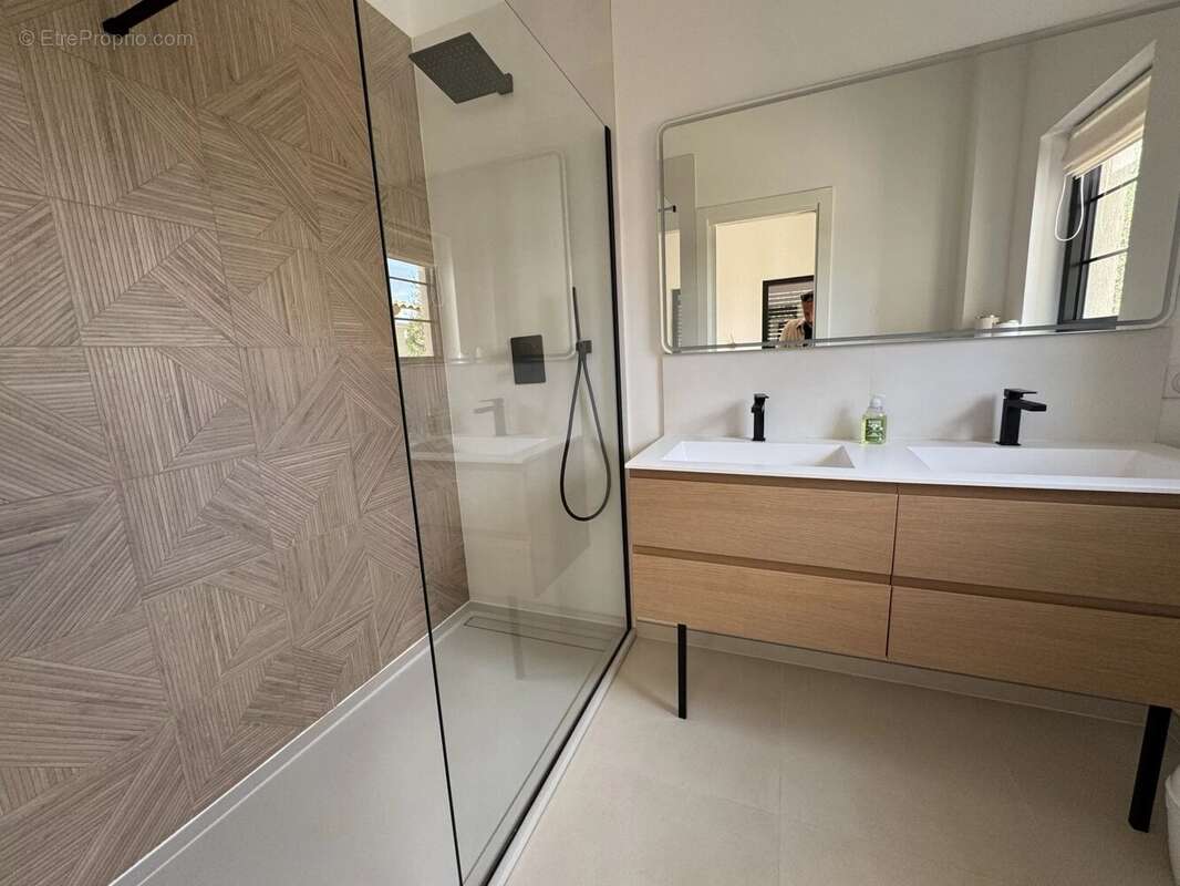Appartement à SPERACEDES
