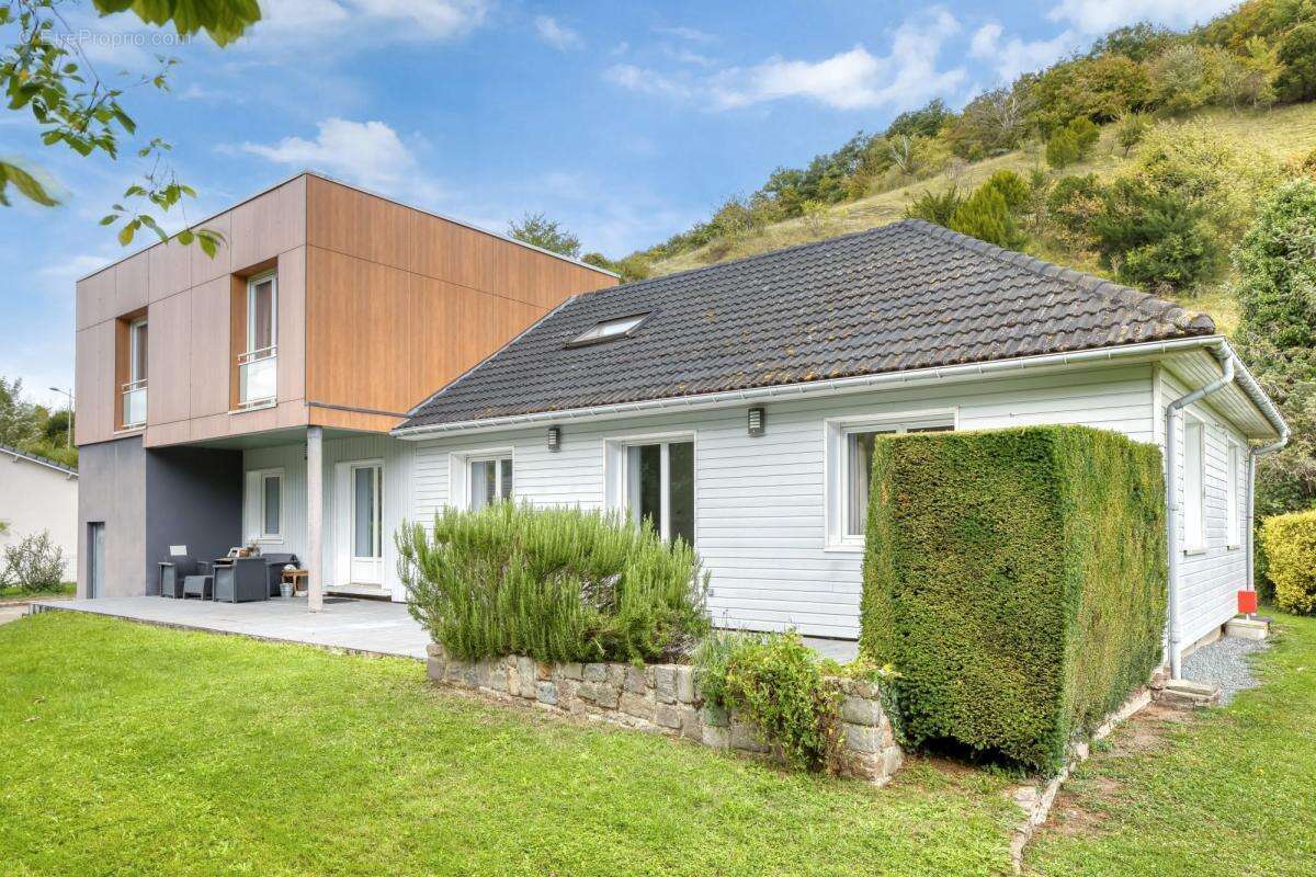 Maison à SAINT-LEGER-DU-BOURG-DENIS