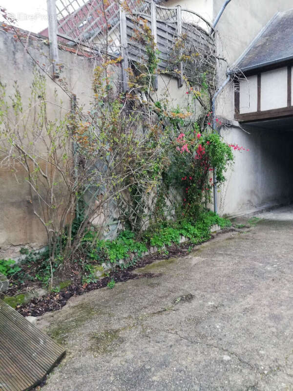 Appartement à MEHUN-SUR-YEVRE