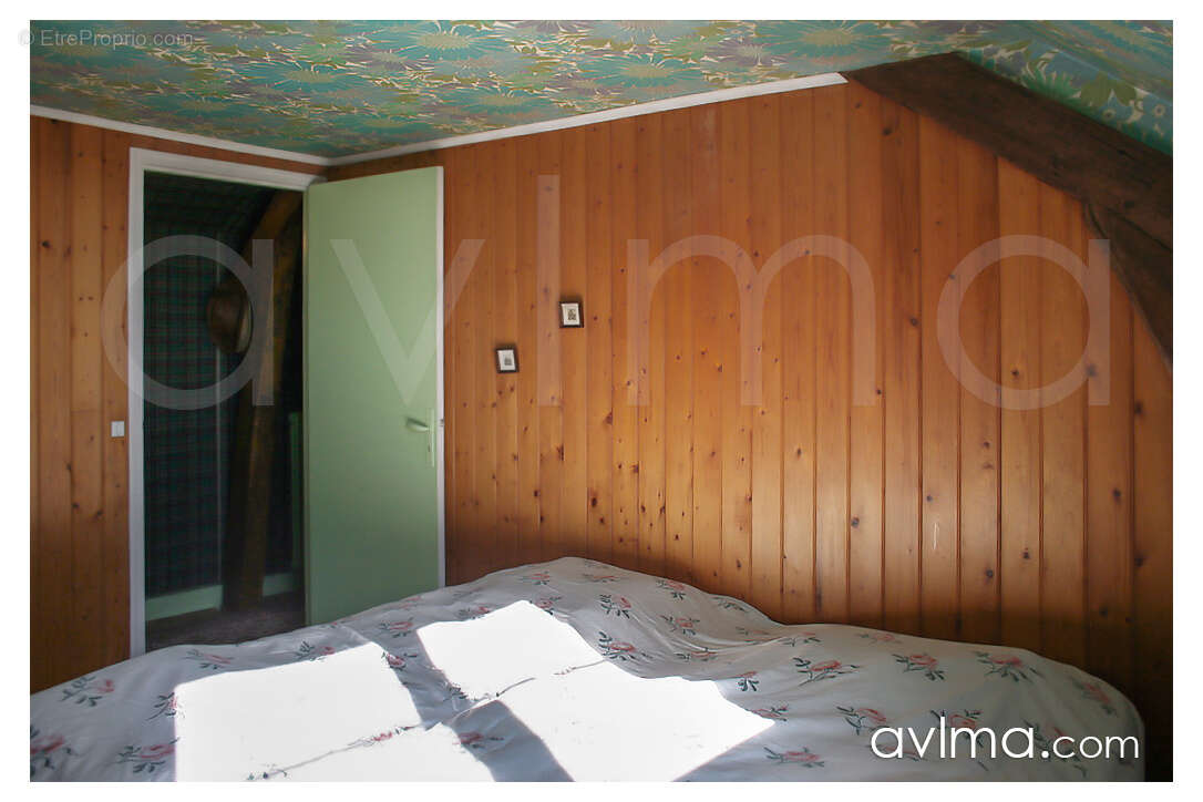 Maison à CRESPIERES