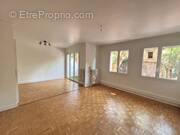 Photo désencombrée avec IA - Appartement à PRIVAS