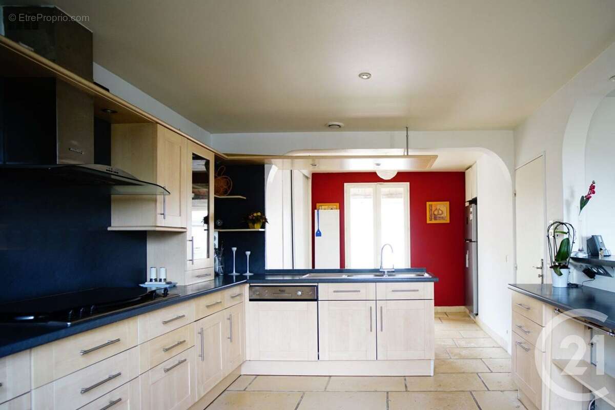 Maison à MONTEVRAIN