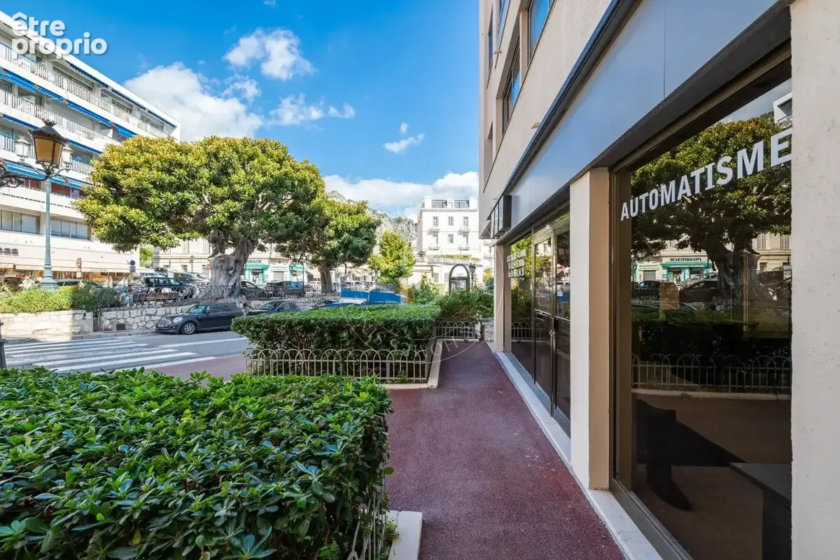 Beaulieu-sur-Mer – Local commercial de 90 m² avec quatre vitrines - photo 9