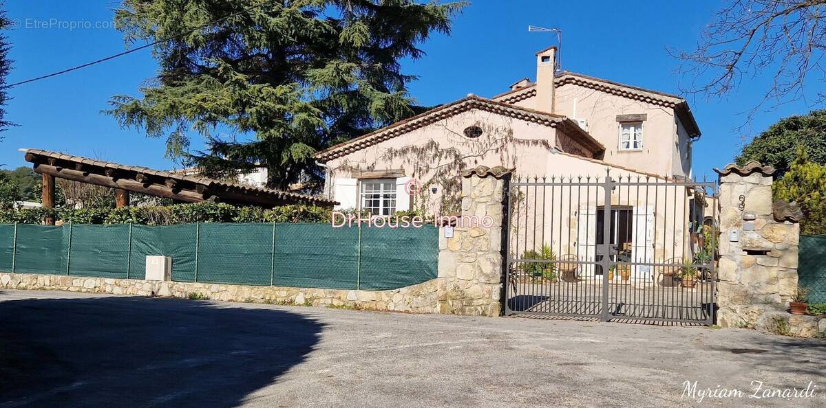 Maison à MOUANS-SARTOUX