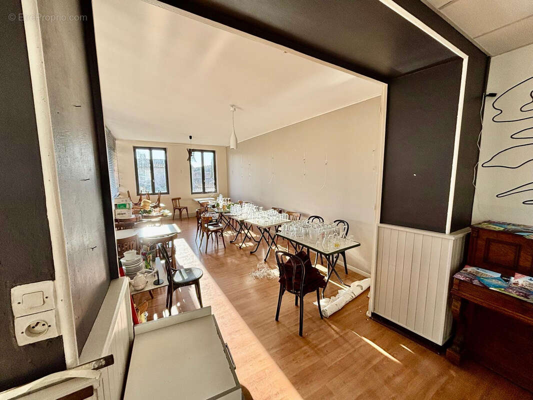 Commerce à TAULIGNAN