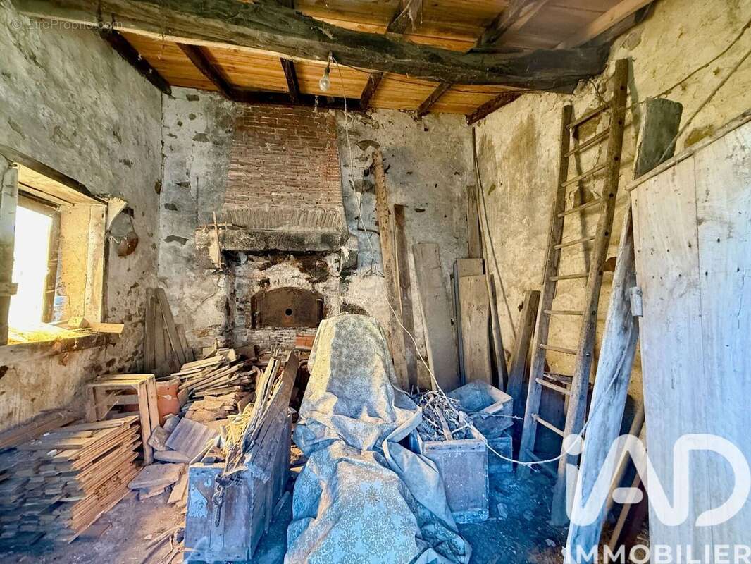 Maison 96 m² à Millac  - photo 6